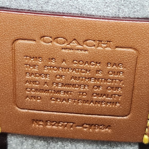 COACH Teri Shoulder Bag, black/gold - Picture 9 of 9